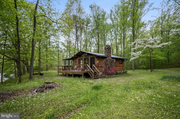 Great Cacapon, WV 25422,8 DEW DROP LN
