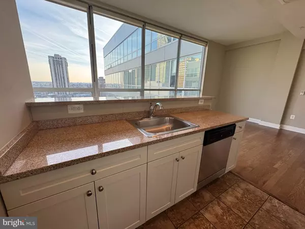Philadelphia, PA 19103,2040 MARKET ST #905