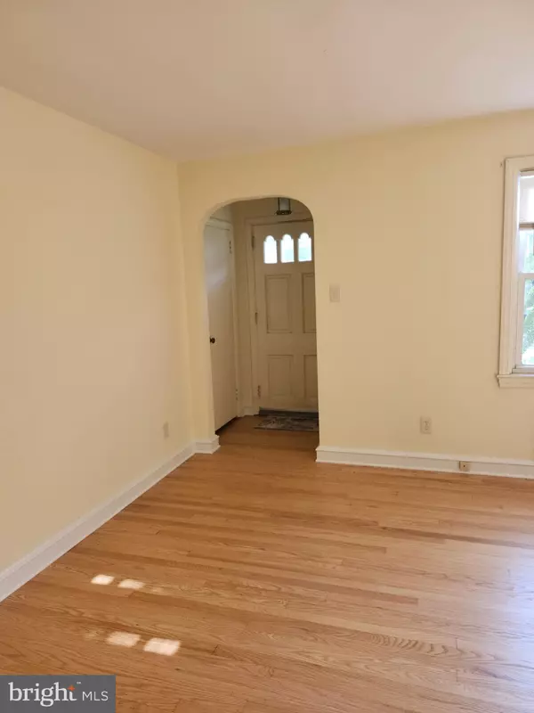 Vineland, NJ 08360,27 S STATE ST