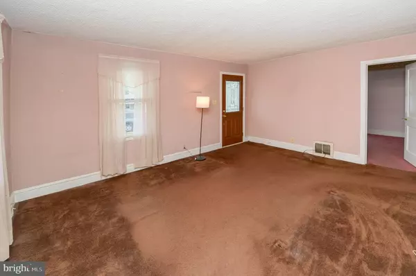 Gloucester City, NJ 08030,17 UNIVERSITY AVE