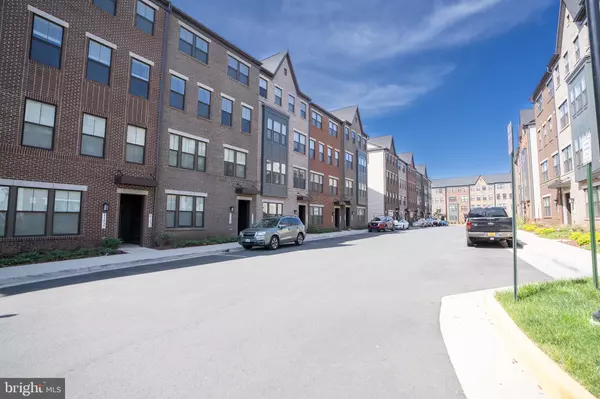 43447 STONEWOOD CROSSING TER, Ashburn, VA 20148