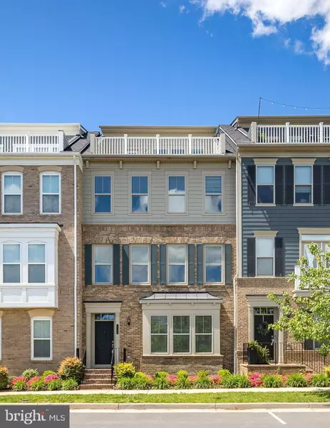 1705 COTTONWOOD GROVE RD, Dumfries, VA 22026