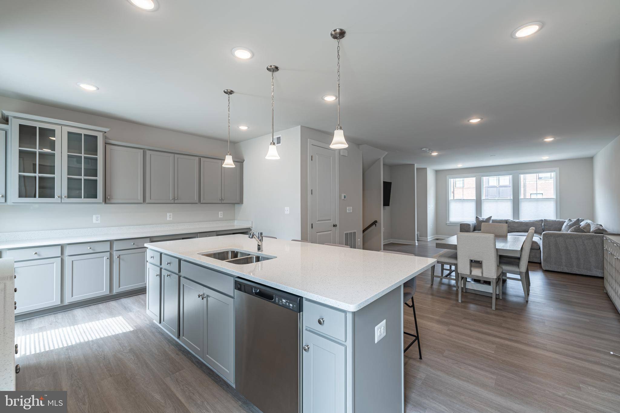 Alexandria, VA 22306,7207 MOUNTAINEER DR