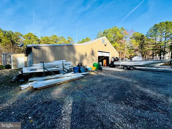 Berlin, MD 21811,10135 PIN OAK LN