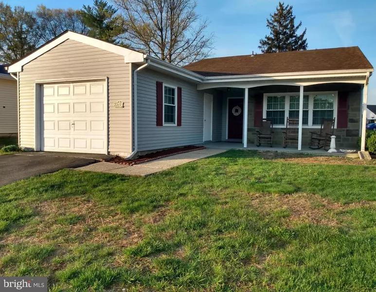 233 HUNTINGTON DR, Southampton, NJ 08088