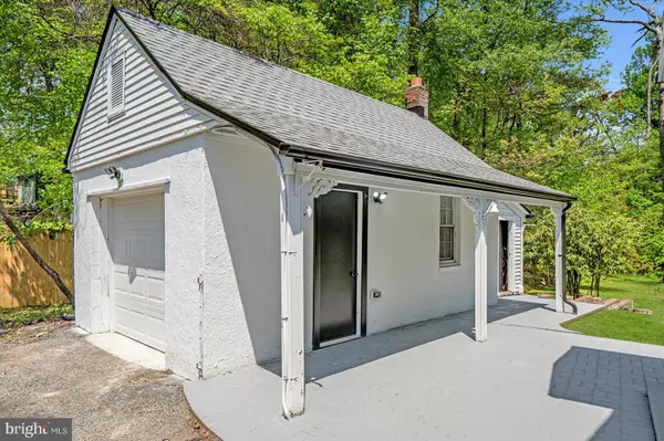 Pikesville, MD 21207,7022 ROCKRIDGE RD
