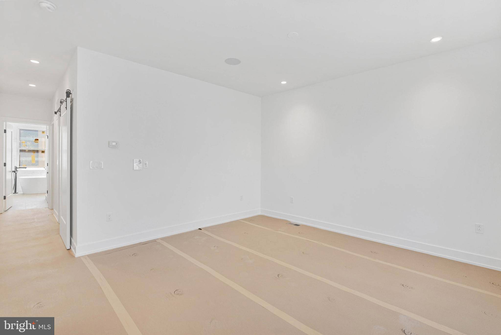 Philadelphia, PA 19123,600 FAIRMOUNT AVE #H2 - UPPER