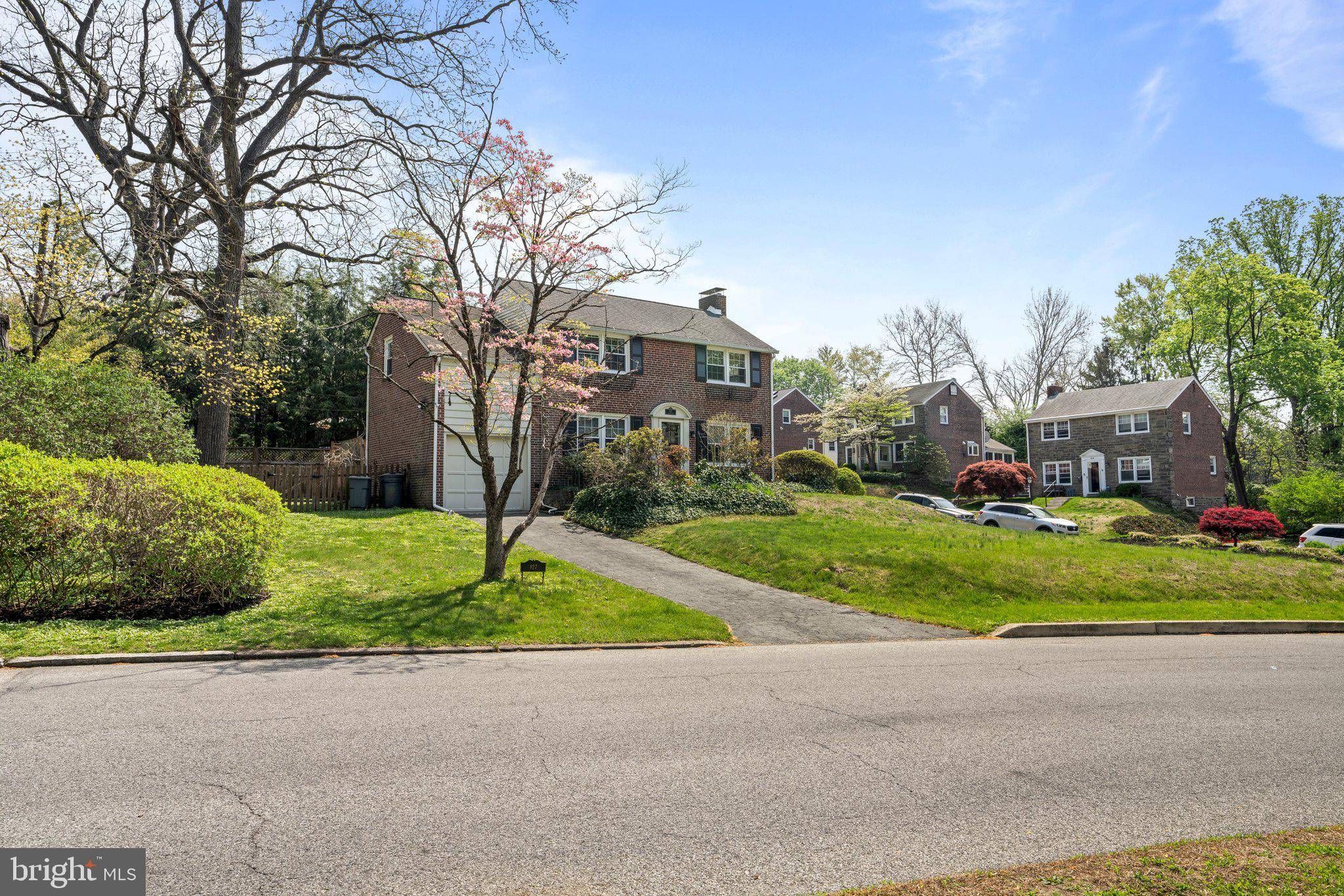 Wynnewood, PA 19096,827 DOVER RD