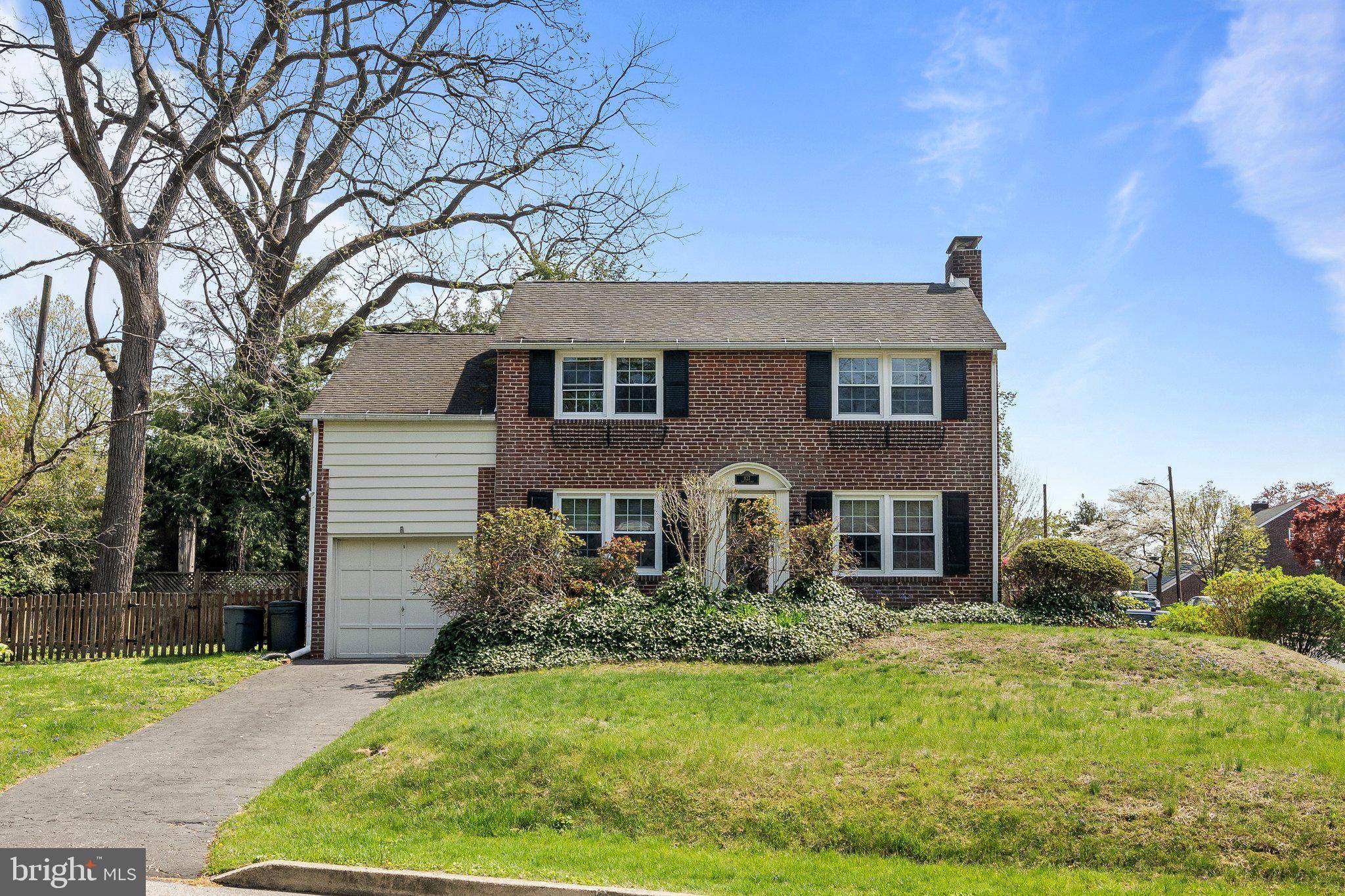 827 DOVER RD, Wynnewood, PA 19096