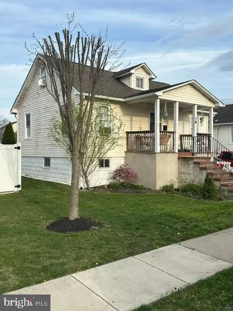 19 N MAPLE AVE, Maple Shade, NJ 08052