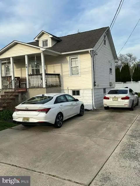 Maple Shade, NJ 08052,19 N MAPLE AVE