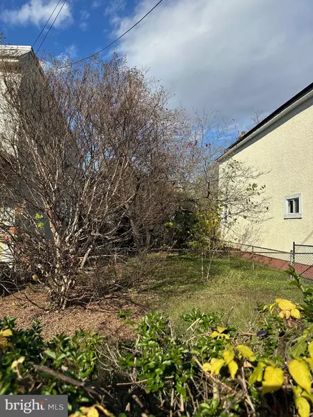 LOT 8 JAY ST NE, Washington, DC 20019