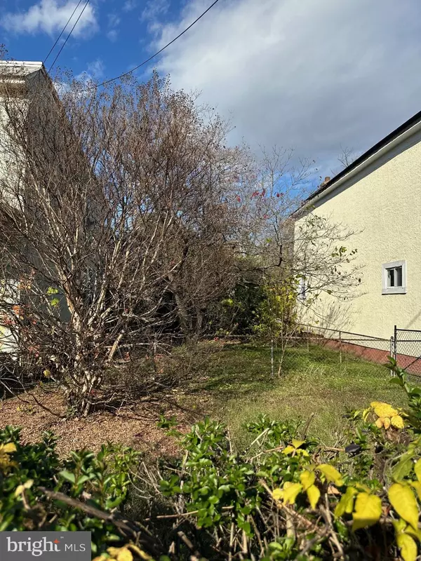 LOT 8 JAY ST NE, Washington, DC 20019