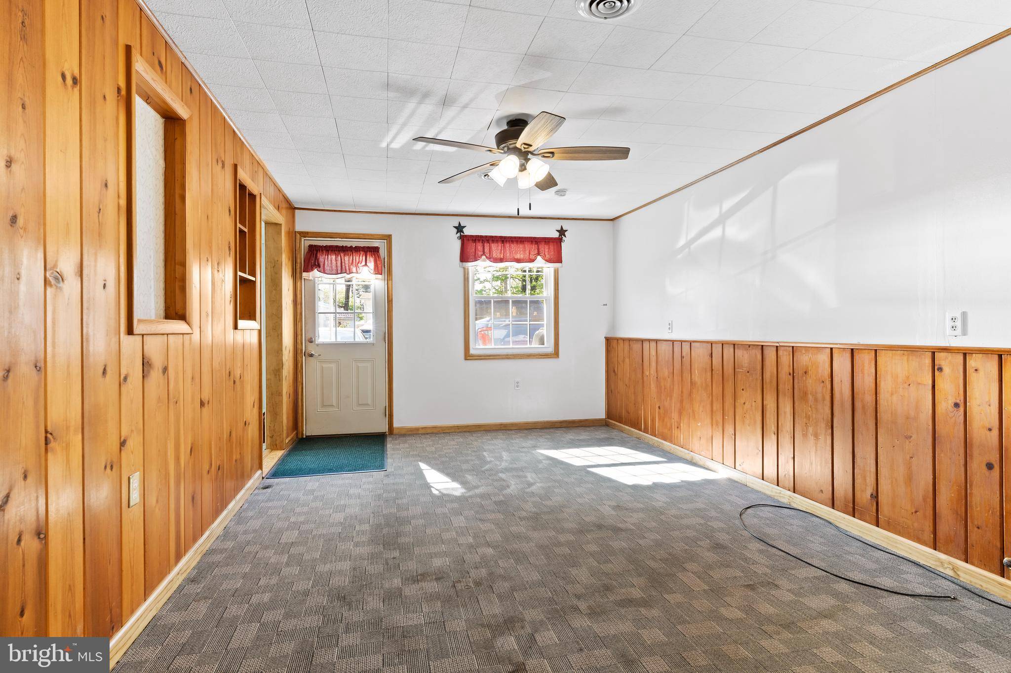 Fayetteville, PA 17222,96 FIFTH AVENUE