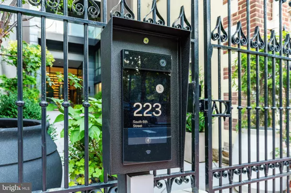 Philadelphia, PA 19106,223 S 6TH ST #701