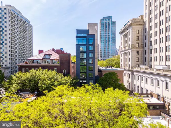 223 S 6TH ST #701, Philadelphia, PA 19106