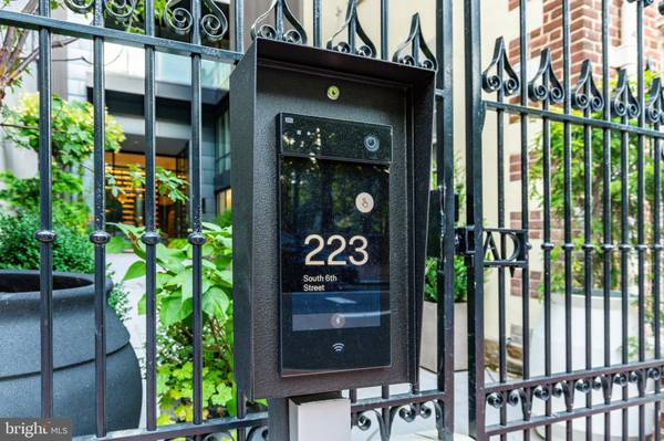 Philadelphia, PA 19106,223 S 6TH ST #302