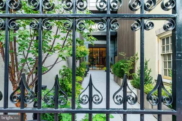 Philadelphia, PA 19106,223 S 6TH ST #302