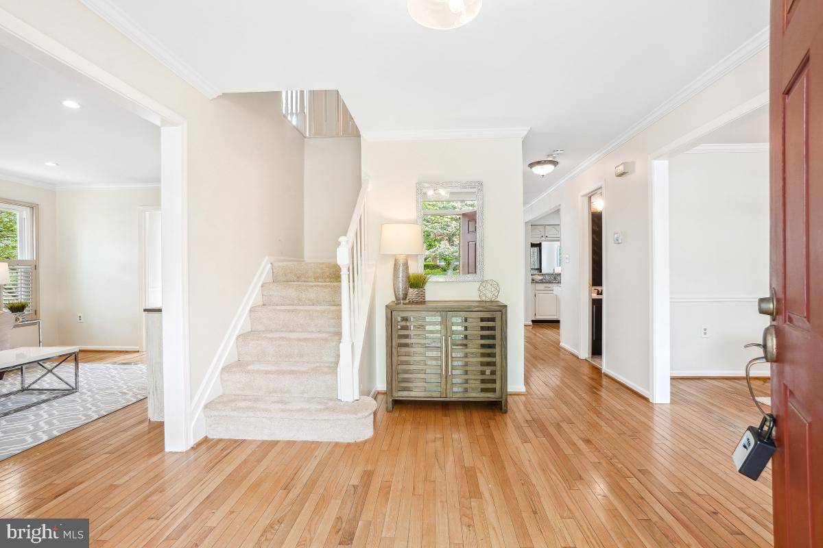 Gaithersburg, MD 20878,10 LEATHERLEAF CT