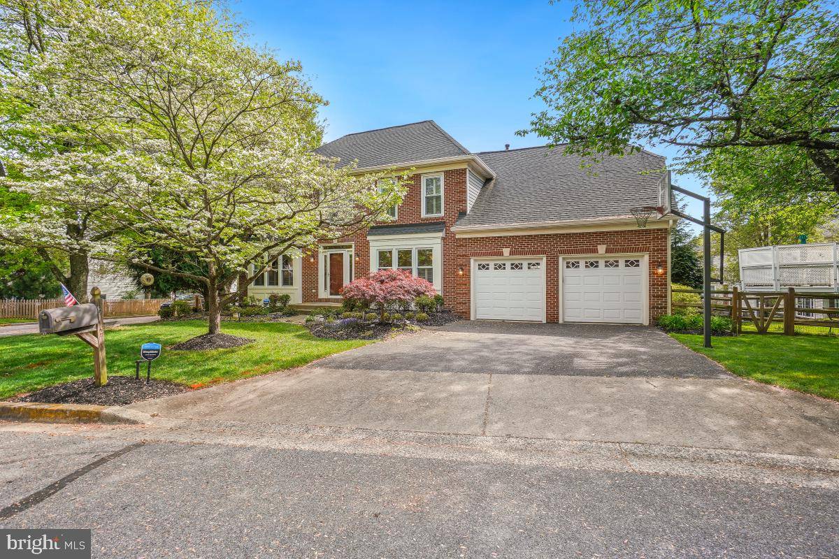 Gaithersburg, MD 20878,10 LEATHERLEAF CT