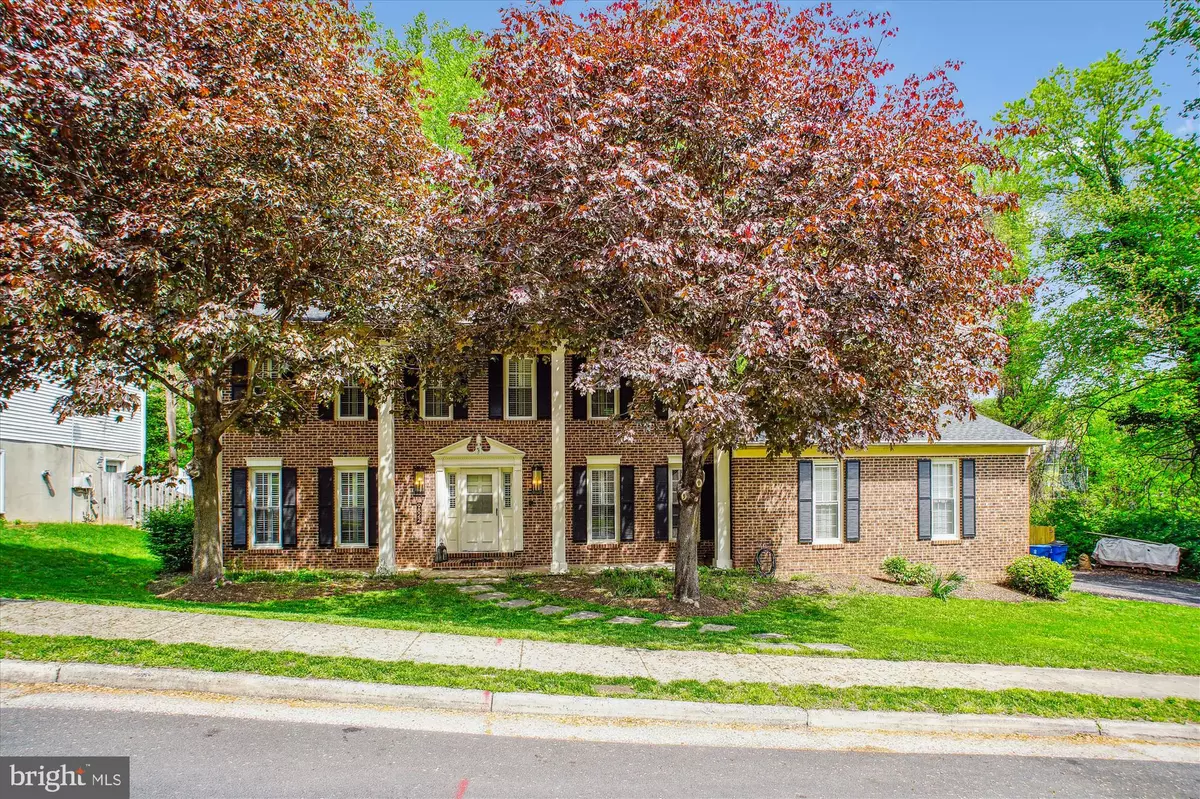 Fairfax, VA 22031,9822 FIVE OAKS RD