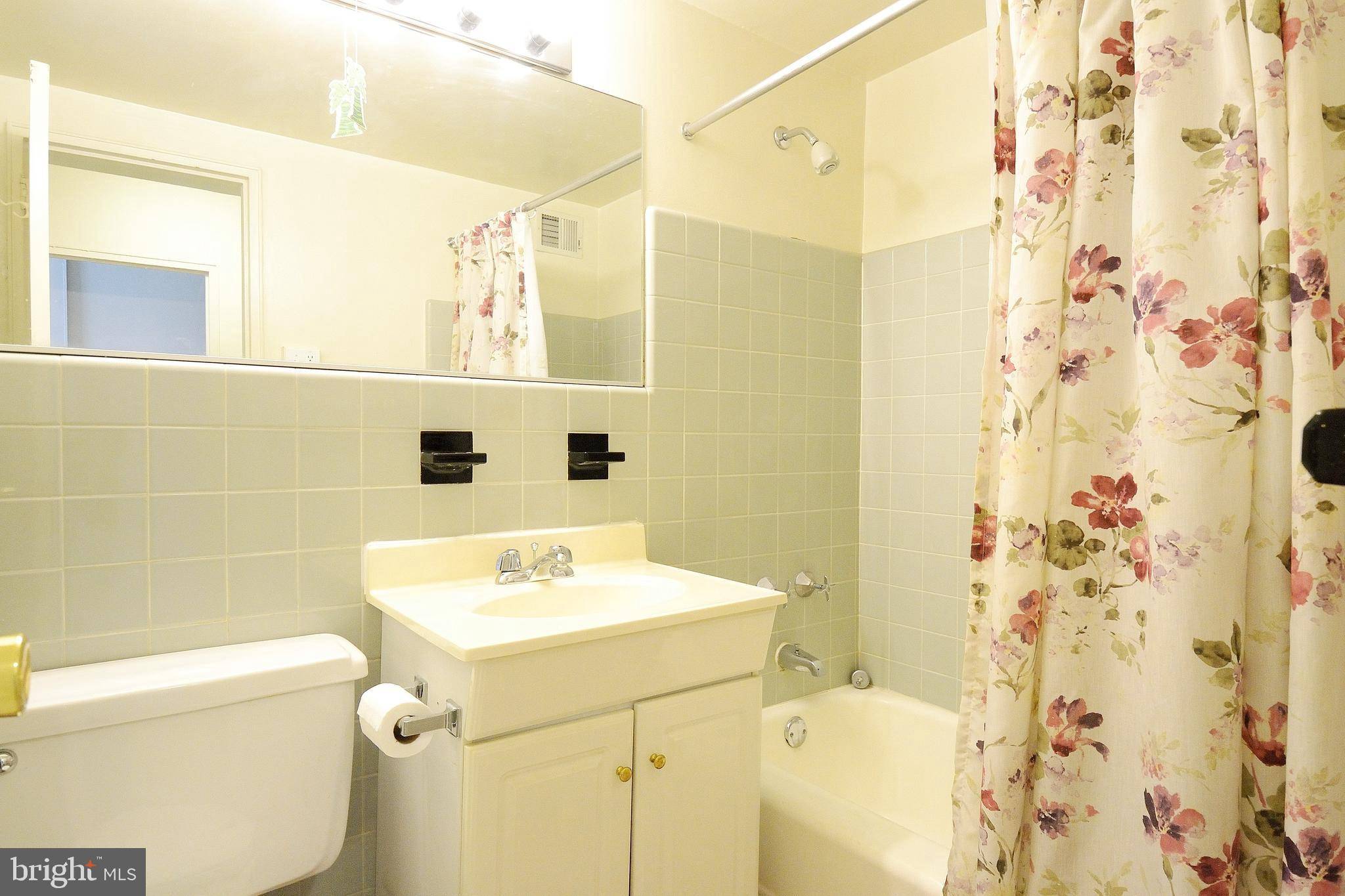 Philadelphia, PA 19103,2101 CHESTNUT ST #1823
