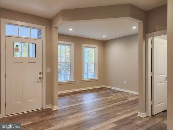 Orange, VA 22960,136 S ALMOND ST
