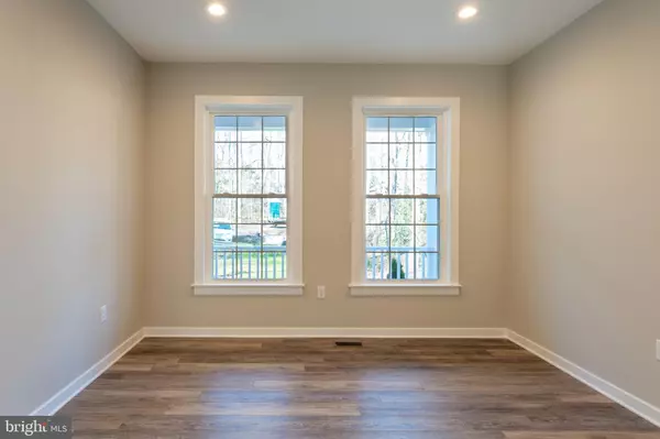 Orange, VA 22960,136 S ALMOND ST