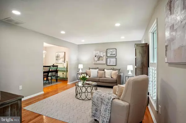 Burke, VA 22015,5927 RIDGE FORD DR