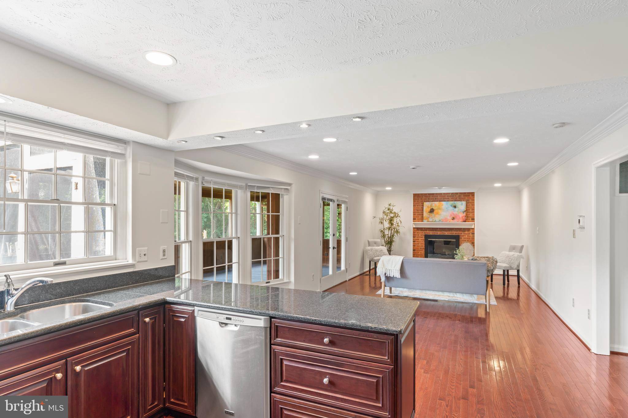 Reston, VA 20191,2206 MILBURN LN