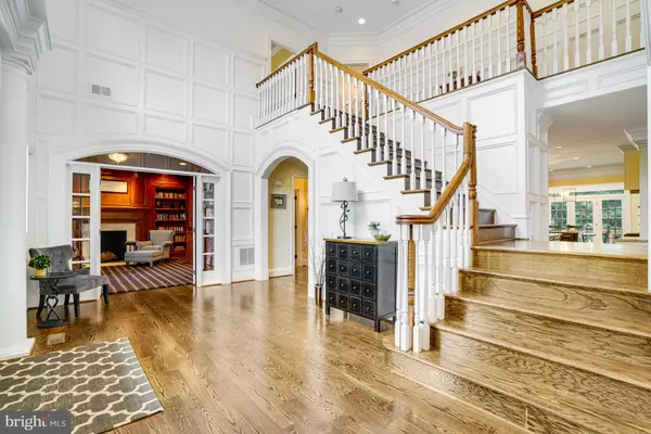 Arlington, VA 22207,2501 N LINCOLN ST