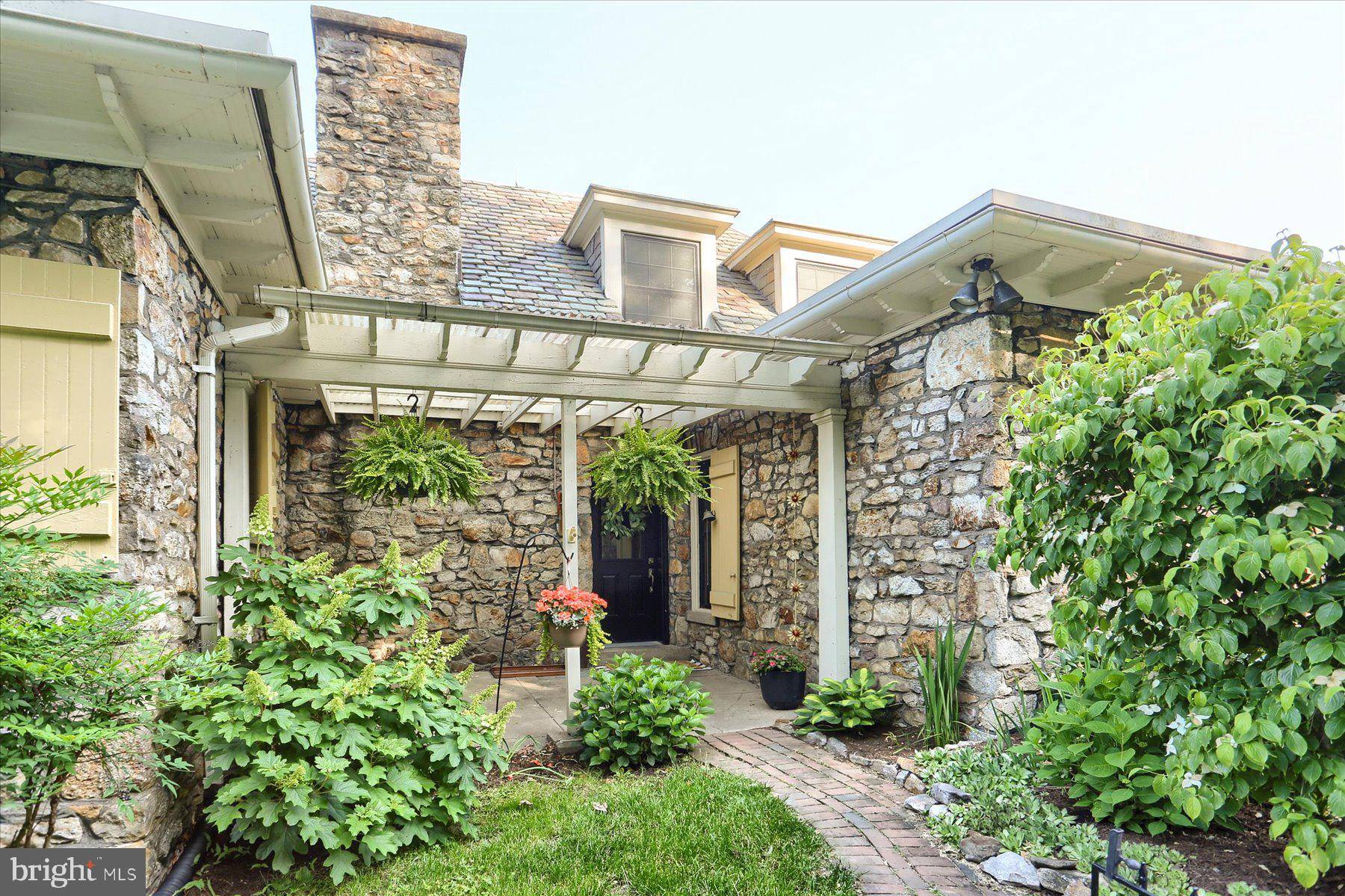 Dauphin, PA 17018,7 HILLSIDE RD
