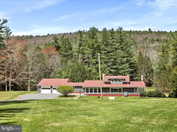 2236 PINE GROVE RD, Fayetteville, PA 17222