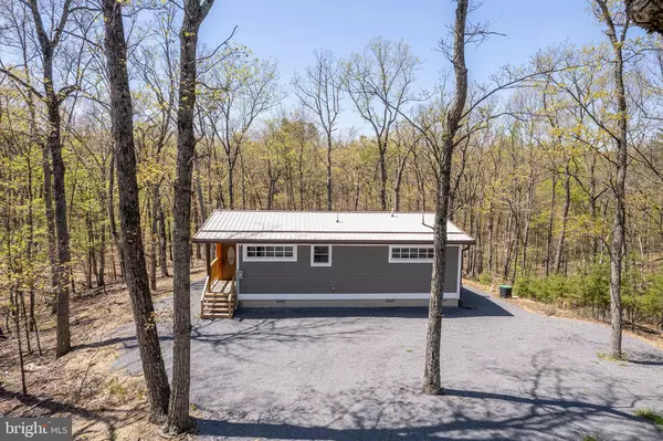 Berkeley Springs, WV 25411,275 OAK FOREST LN