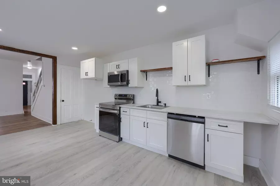 74 HOWARD AVE, Lancaster, PA 17602