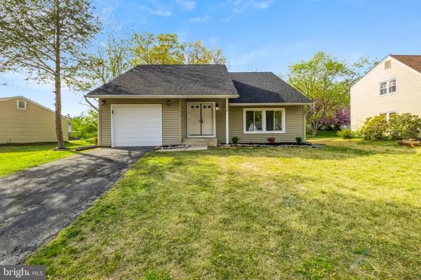 44 PERSHING LN, Sicklerville, NJ 08081