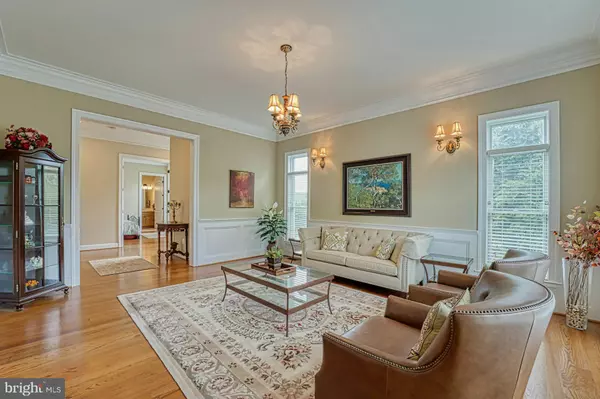 Oakton, VA 22124,10405 MARBURY RD