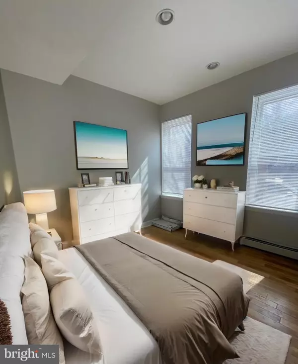 Philadelphia, PA 19146,1917 CHRISTIAN ST #A