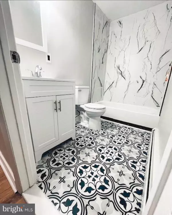 Philadelphia, PA 19146,1917 CHRISTIAN ST #A