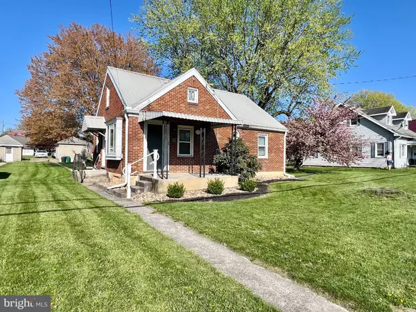 521 WAYNE AVE, Chambersburg, PA 17201
