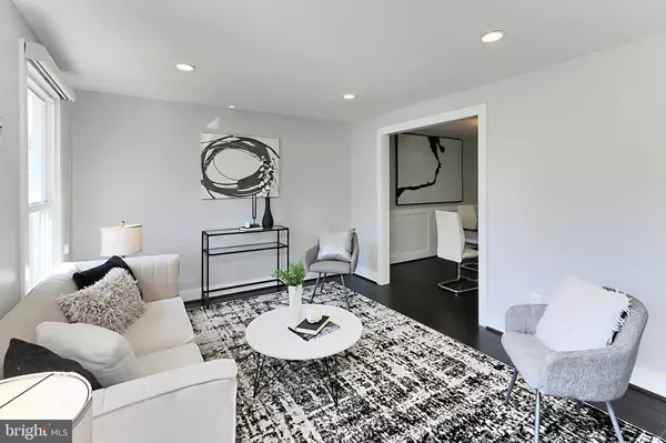 Herndon, VA 20171,13036 MONTEREY ESTATES DR