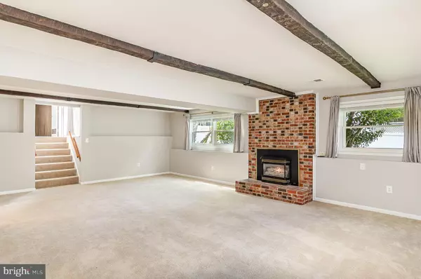 Springfield, VA 22153,8909 APPLECROSS LN