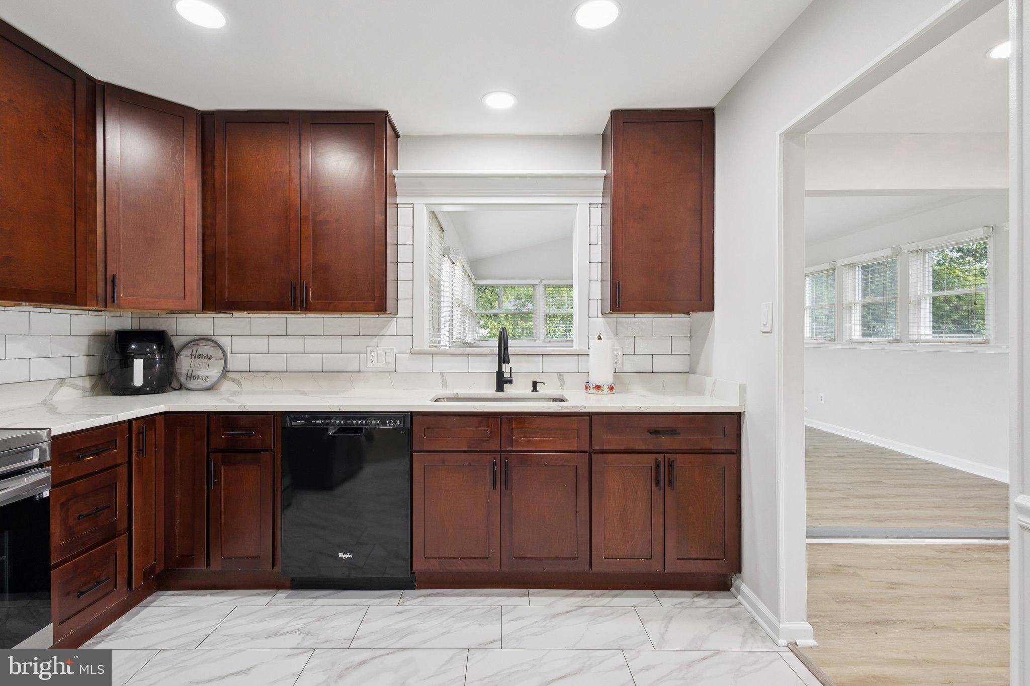 Sterling, VA 20164,603 WILLIAMSBURG RD