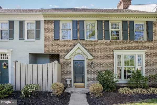 8 KENSINGTON SQ,  Mechanicsburg,  PA 17050
