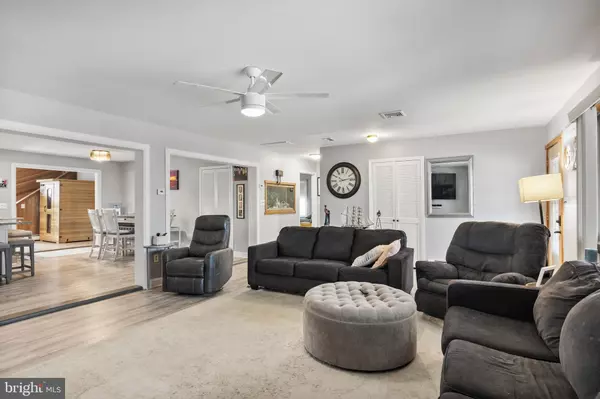 Tuckerton, NJ 08087,8 N CAPTAINS DR