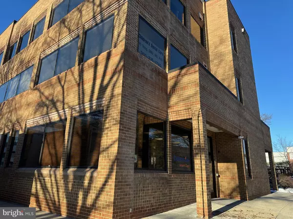 803 RUSSELL AVE #2-B, Gaithersburg, MD 20879