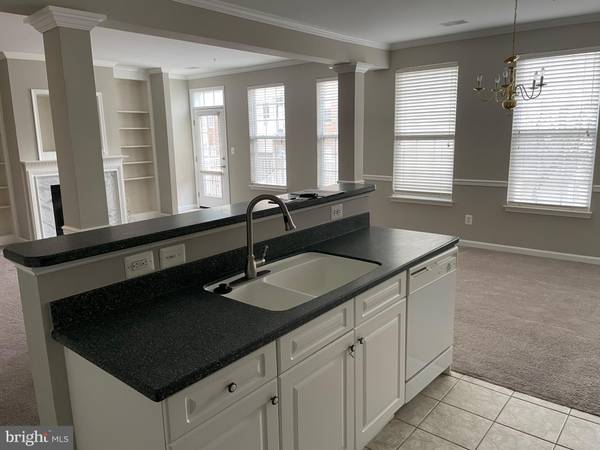 Vienna, VA 22180,2665 MANHATTAN PL #02/303