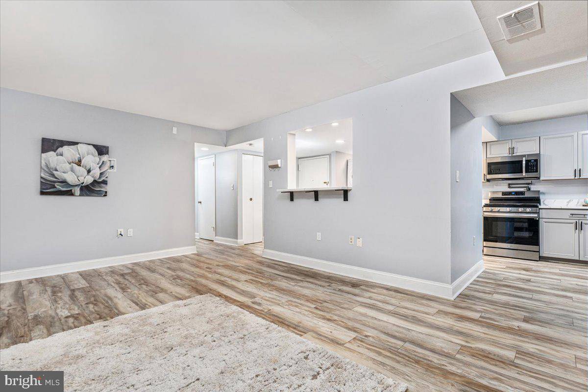 Reston, VA 20190,1540 NORTHGATE SQ #1540-12C
