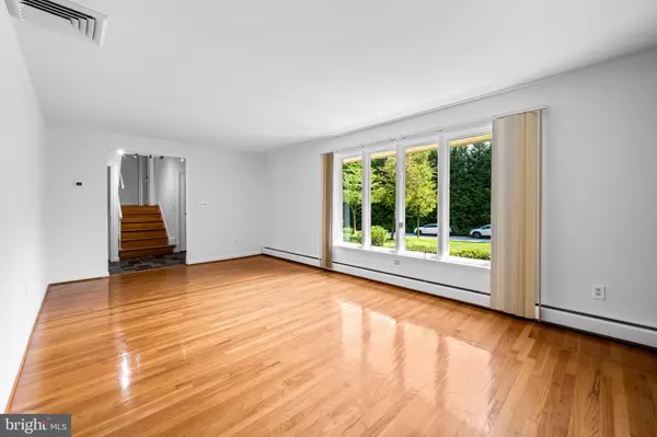 Lutherville Timonium, MD 21093,2208 FOX HUNT LN