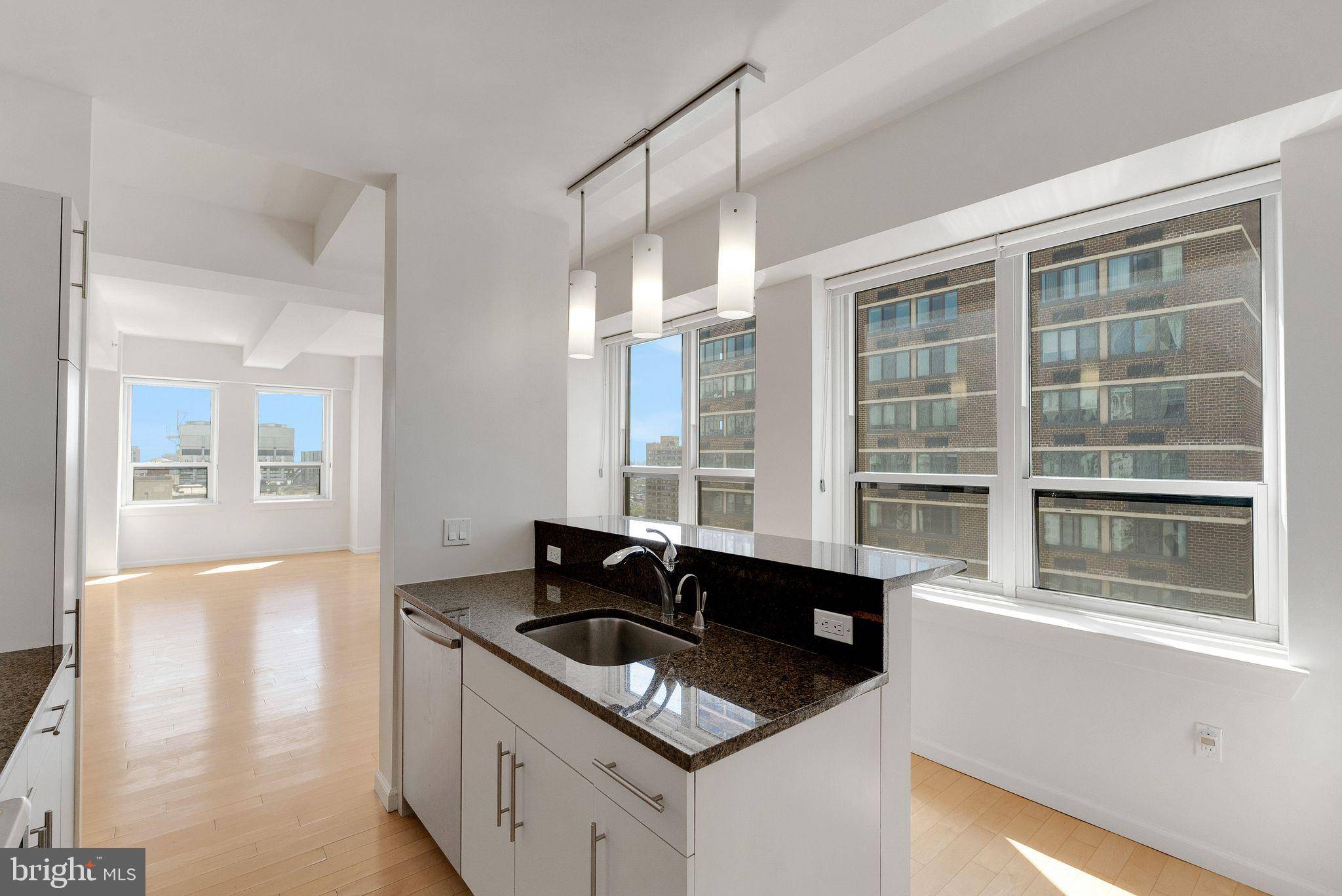 Philadelphia, PA 19102,1425 LOCUST ST #24B